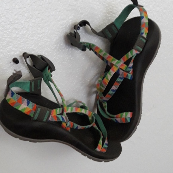 Shoe - Picture 2 of 4